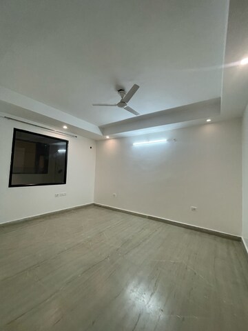 Room in 4 BHK Builder Floor at Sector 43 – for Rent