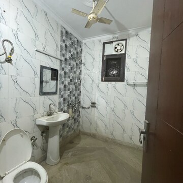Bathroom in 3 BHK Builder Floor at Sector 43 – for Rent