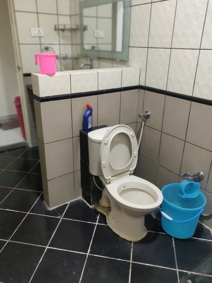 Bathroom, the-residence-banjara-hills 3 Bedroom 2000 Sq.Ft. Apartment In Banjara Hills Hyderabad 8397940