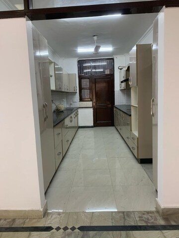 Building Lobby in 3 BHK Builder Floor at RWA Residential Society Sector 46, Sector 46 – for Rent
