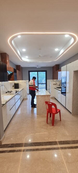 Master Bedroom in 5 BHK Builder Floor at Green Wood City, Sector 45 – for Sale