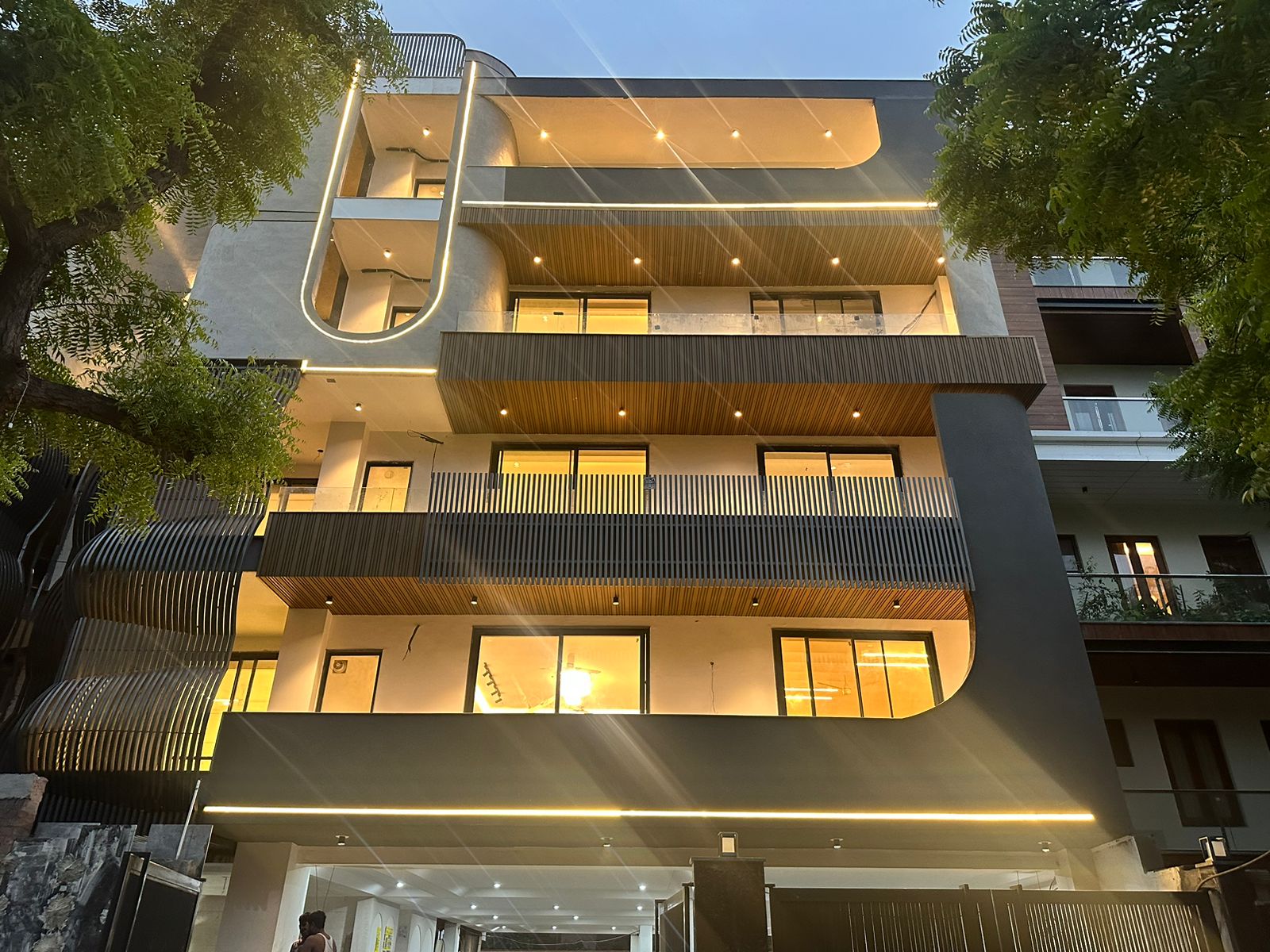 5 BHK + Pooja Room,Servant Room,Study Room Builder Floor For Sale in Green Wood City