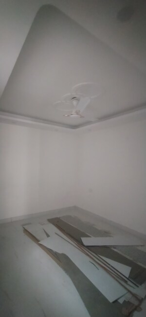 Room in 4 BHK Builder Floor at Panchsheel Vihar – for Sale