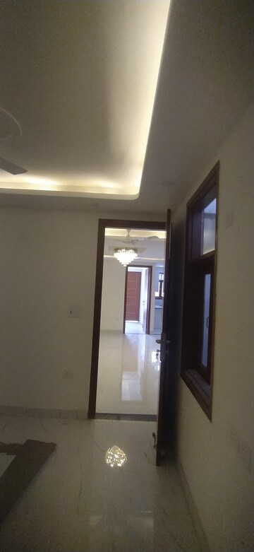Room in 4 BHK Builder Floor at Panchsheel Vihar – for Sale