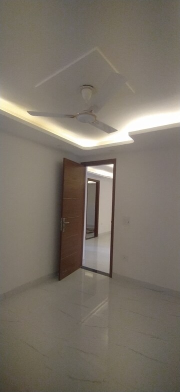 Room in 4 BHK Builder Floor at Panchsheel Vihar – for Sale