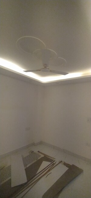 Room in 4 BHK Builder Floor at Panchsheel Vihar – for Sale