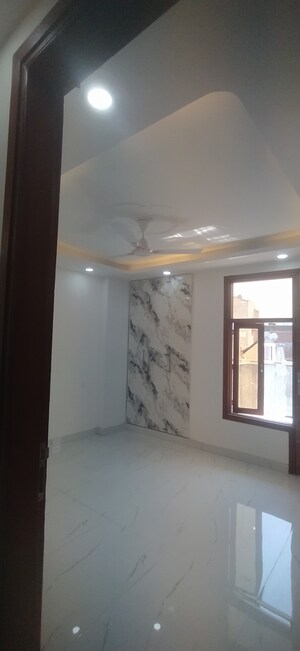 Room in 4 BHK Builder Floor at Panchsheel Vihar – for Sale