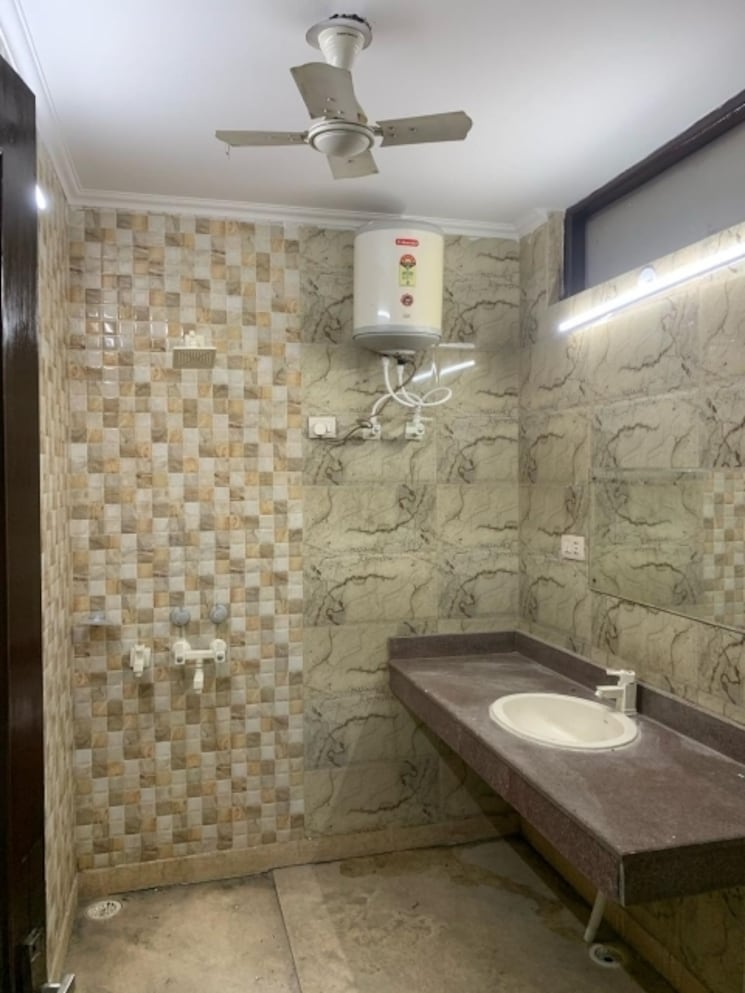 Bathroom, rwa-apartments 4 Bedroom 375 Sq.Mt. Villa In Sector 31 Noida 8398008