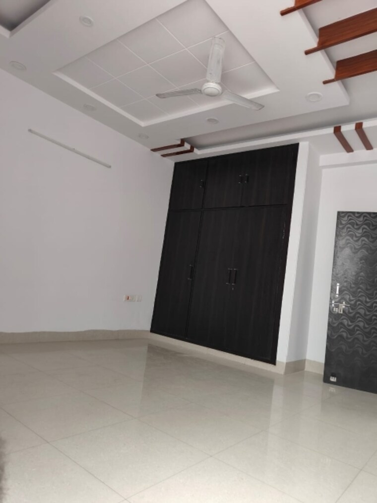 undefined, rwa-apartments-sector-26 6 Bedroom 162 Sq.Mt. Independent House In Sector 26 Noida 8398041