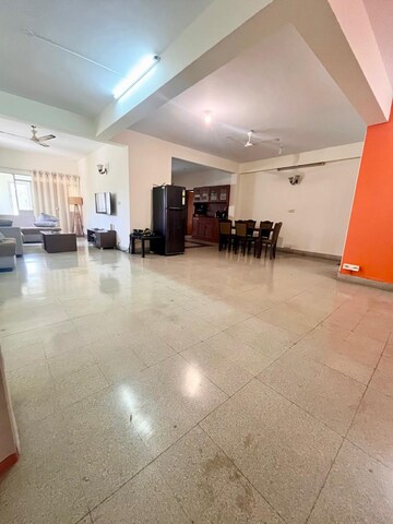 Room in 3 BHK Apartment at Indiranagar – for Rent