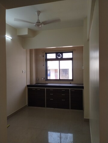 Room in 2 BHK Apartment at Grace Pinnacle, Andheri West – for Rent