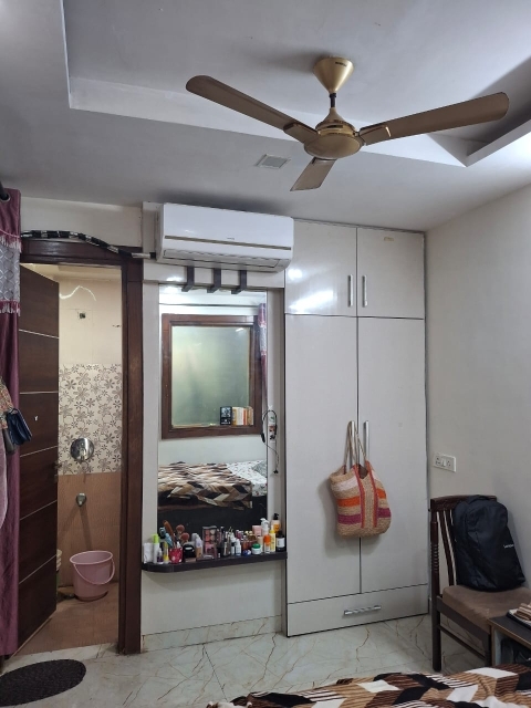 5 BHK + Extra Room Villa For Sale in RWA Apartments Sector 27