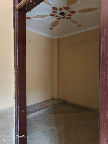 Room in 1 BHK Builder Floor at Krishna Nagar – for Rent