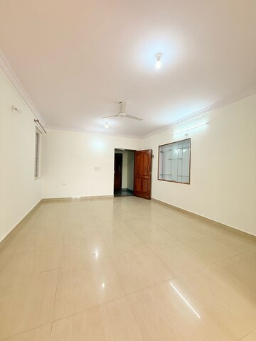 Room in 2 BHK Apartment at Indiranagar – for Rent