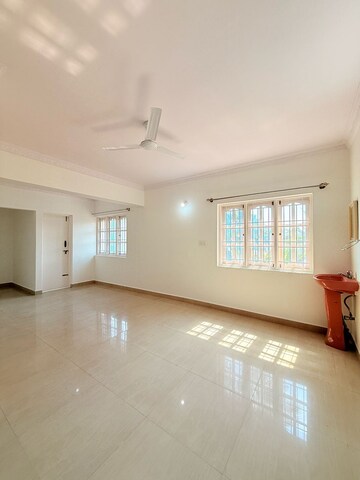 Living Room in 2 BHK Apartment at Indiranagar – for Rent