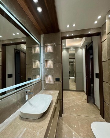 Building Lobby in 4 BHK Builder Floor at Infinite Luxury, South City 2 – for Rent