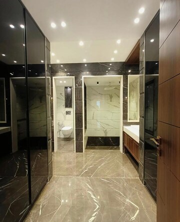 Building Lobby in 4 BHK Builder Floor at Infinite Luxury, South City 2 – for Rent