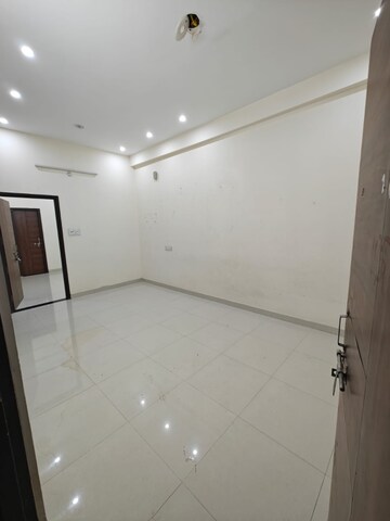 Room in 2 BHK Independent House at Gomti Nagar – for Rent