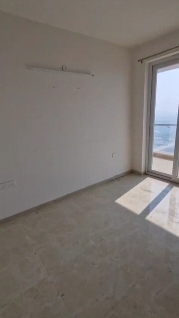 Room in 3 BHK Apartment at Omaxe Royal Residency Faridabad, Sector 79 – for Rent