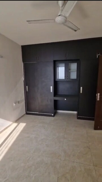 Room in 3 BHK Apartment at Omaxe Royal Residency Faridabad, Sector 79 – for Rent