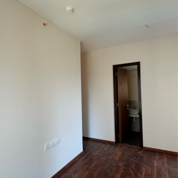 Room in 2 BHK Apartment at Piramal Vaikunth Cluster 2, Ashok Nagar – for Rent