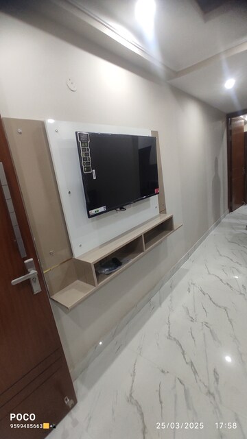 Furnished Amenities in 1 BHK Builder Floor at Chattarpur – for Rent