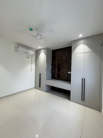 Room in 3 BHK Apartment at Prestige Tranquil, Kokapet – for Rent