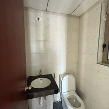 Bathroom in 2 BHK Apartment at Kalpataru Paramount D, Majiwada – for Rent