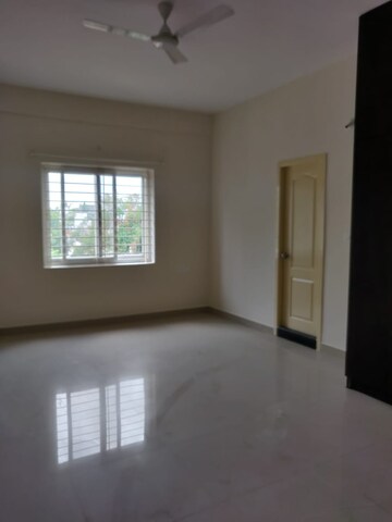 Room in 3 BHK Apartment at Indiranagar – for Rent