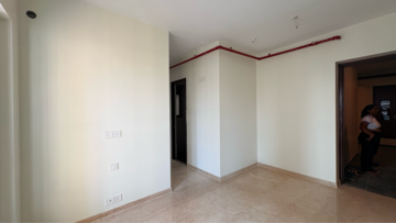 Room in 2 BHK Apartment at Kalpataru Paramount E, Majiwada – for Rent