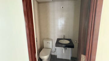 Bathroom in 2 BHK Apartment at Kalpataru Paramount E, Majiwada – for Rent