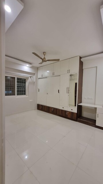 Room in 2 BHK Apartment at Candeur Landmark, Varthur – for Rent