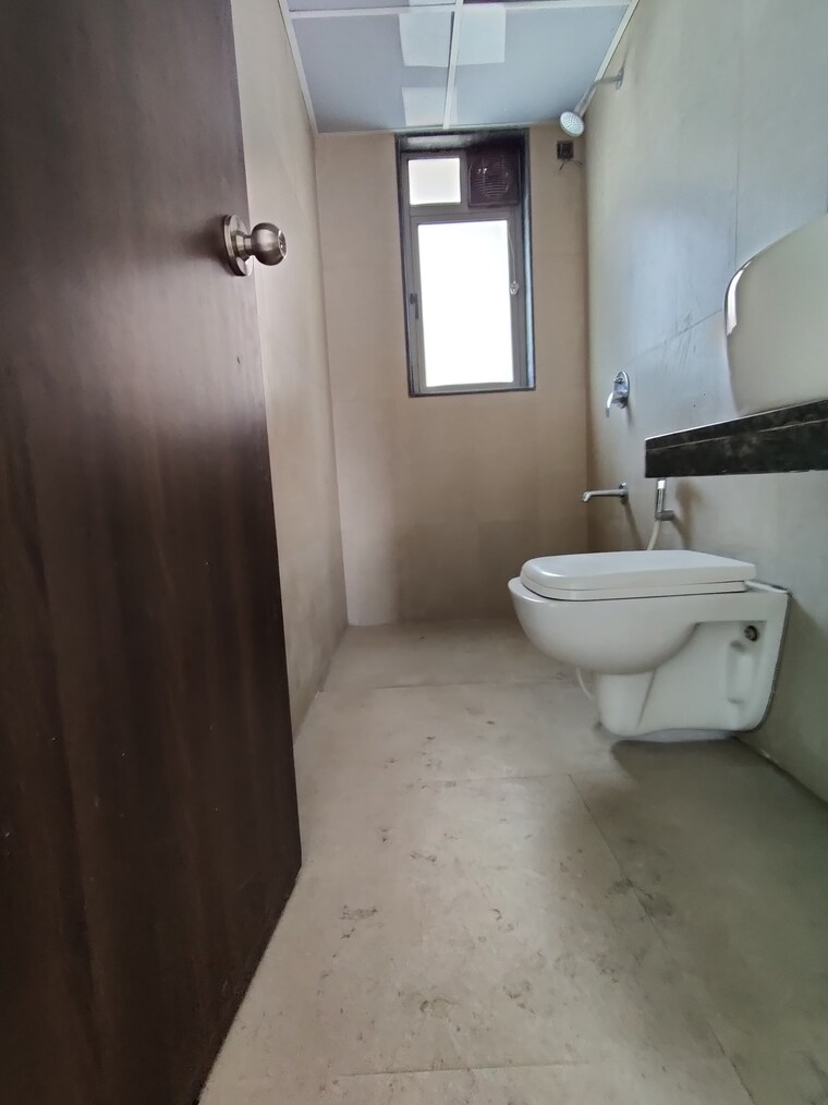 Bathroom, runwal-eirene 3 Bedroom 1059 Sq.Ft. Apartment In Balkum Pada Thane 8398503