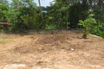   Plot at Muthuvara – for Sale