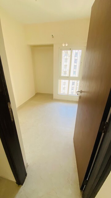 Room in 1.5 BHK Apartment at Dosti West County Phase 4 Dosti Pine, Balkum Pada – for Rent
