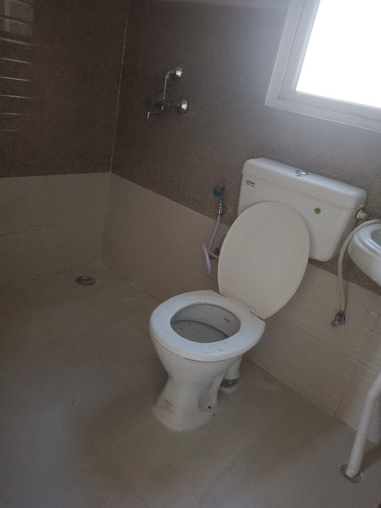 Bathroom, rof-amaltas 2 Bedroom 645 Sq.Ft. Apartment In Sector 92 Gurgaon 8398814