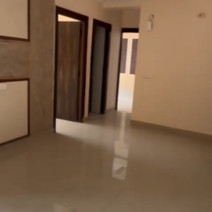 Room in 2.5 BHK Apartment at Nirala Aspire, Sector 16 Greater Noida – for Sale
