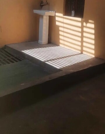 1 BHK Villa For Rent in Aliganj