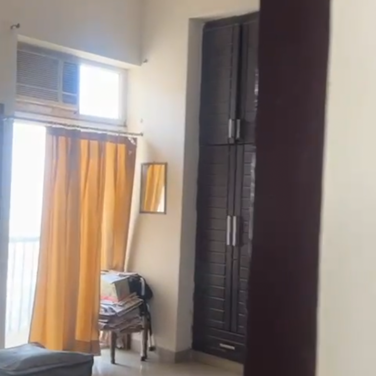 3 BHK 1625 Sq.Ft. Apartment in Amrapali Platinum