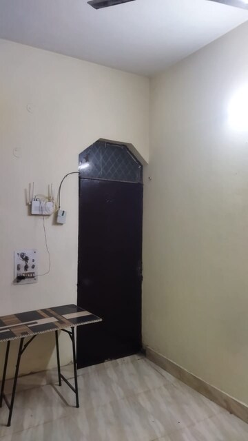 Room in 1 BHK Builder Floor at Saket – for Rent