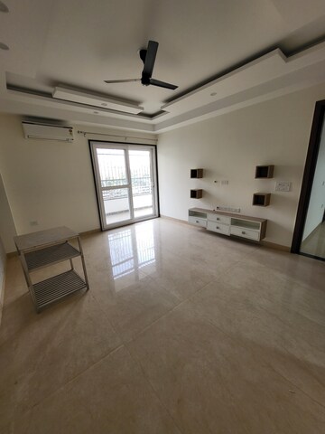 Room in 3 BHK Builder Floor at Sector 57 – for Rent