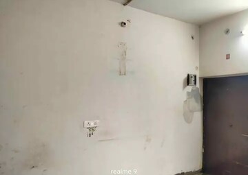 Room in 2 BHK Independent House at Aliganj – for Rent