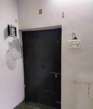 Furnished Amenities in 2 BHK Independent House at Aliganj – for Rent