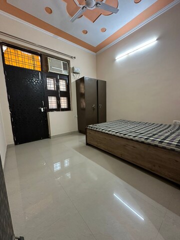 Room in 2 BHK Builder Floor at Sector 15i – for Rent