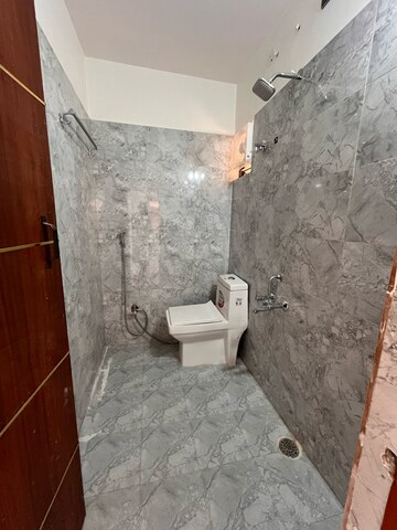Bathroom in 2 BHK Apartment at Jeevan Bima Nagar – for Rent