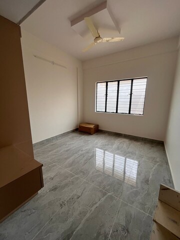 Room in 2 BHK Apartment at Jeevan Bima Nagar – for Rent