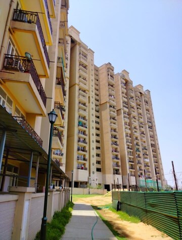 2 BHK Apartment For Rent in Krish Aura, Alwar Bypass Road