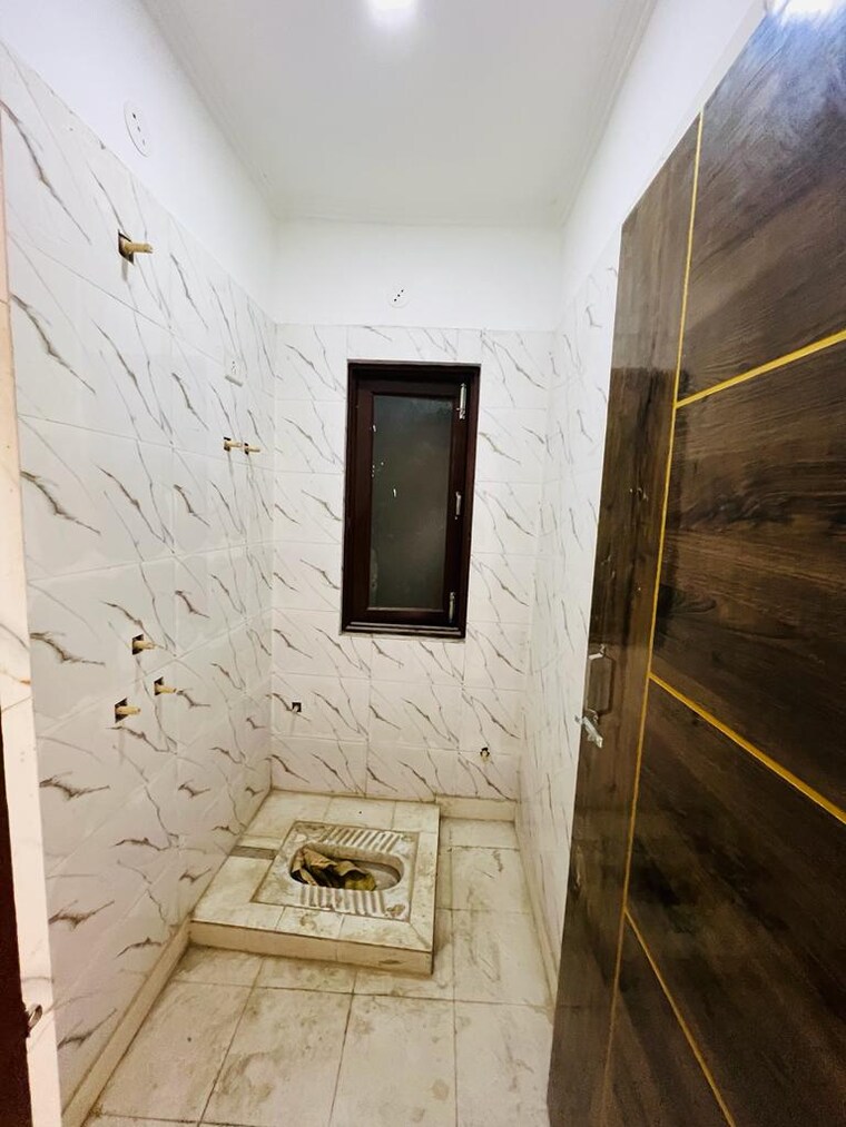 Attached Bathroom, bhajanpura 1 Bedroom 450 Sq.Ft. Builder Floor In Bhajanpura Delhi 8399136