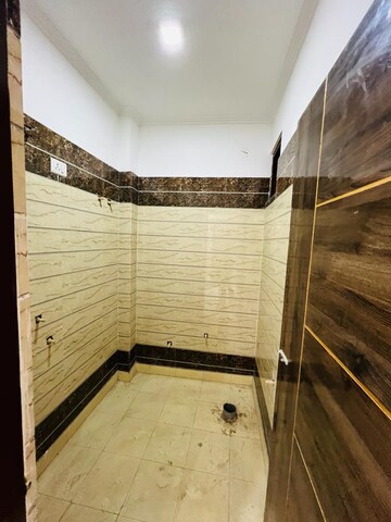 Balcony in 1 BHK Builder Floor at Bhajanpura – for Sale