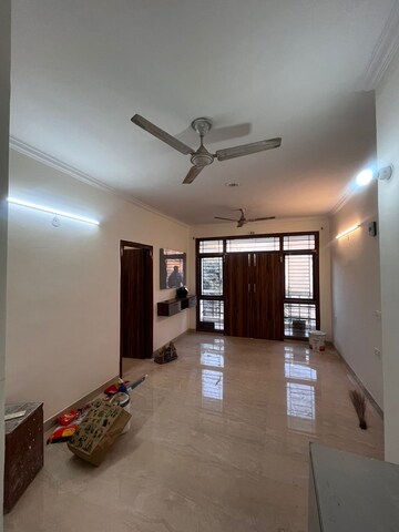 Room in 2 BHK Builder Floor at Sector 57 – for Rent